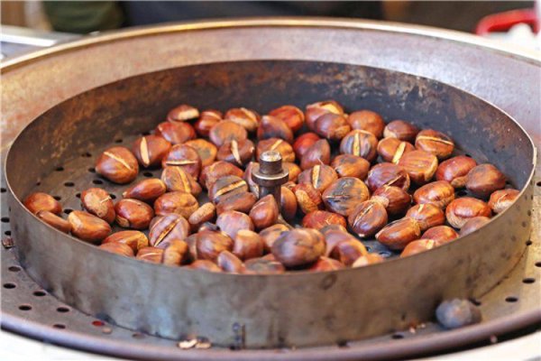 双融网 板栗再次成为关注对象！医生发现：吃板栗时，千万多留意这几点！